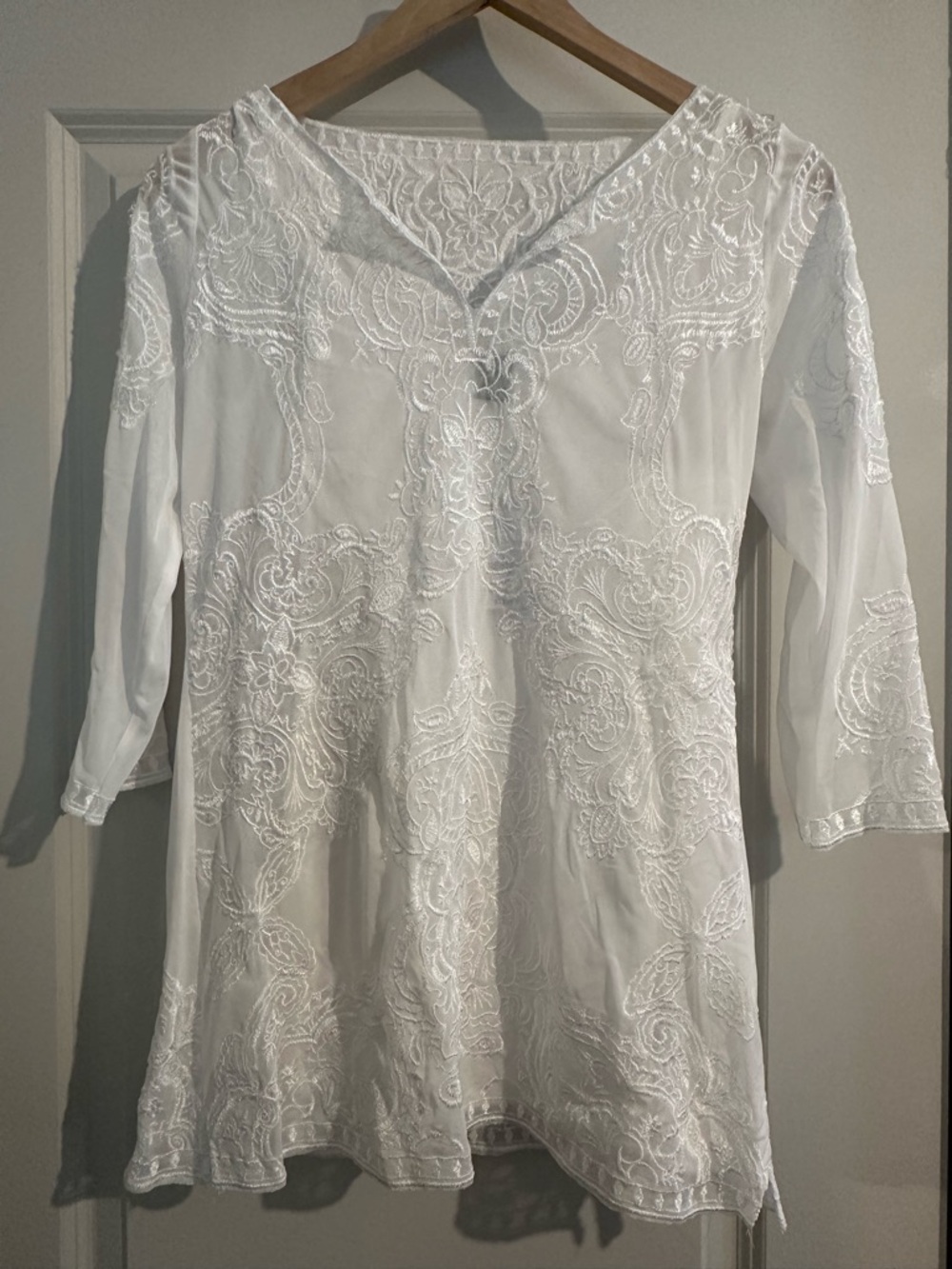 White House Black Market White Bohemian Embroidered V-Neck Tunic